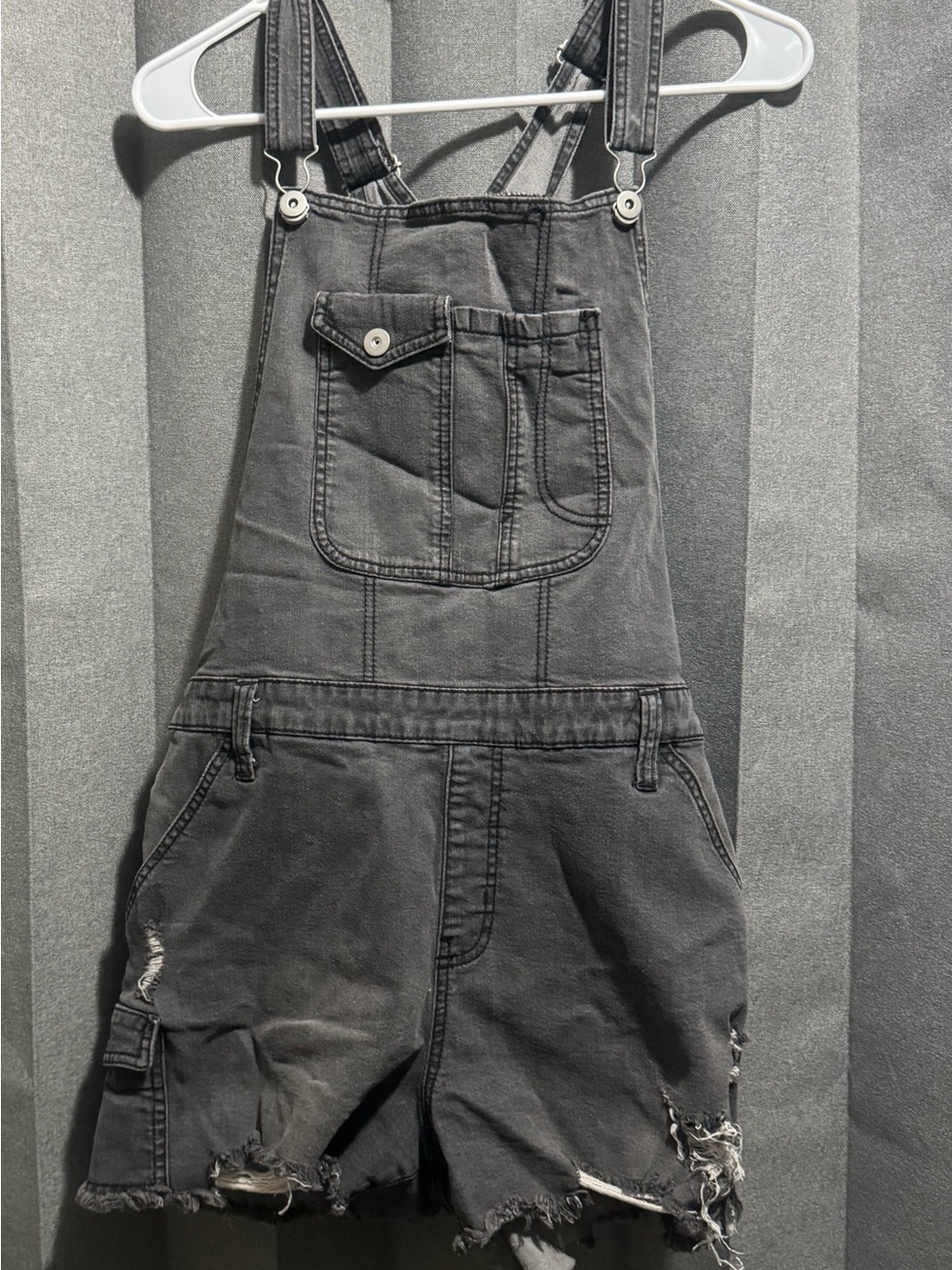 No Boundaries Black Distressed Cargo Short Overalls
